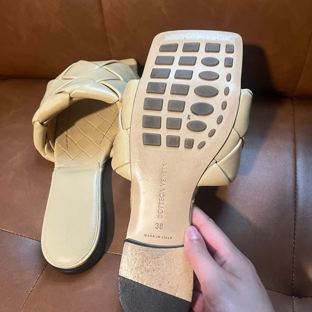 Bottega Veneta Lido Sandals Size 38 Cream Intrecciato Woven Leather Slides - Picture 5 of 16